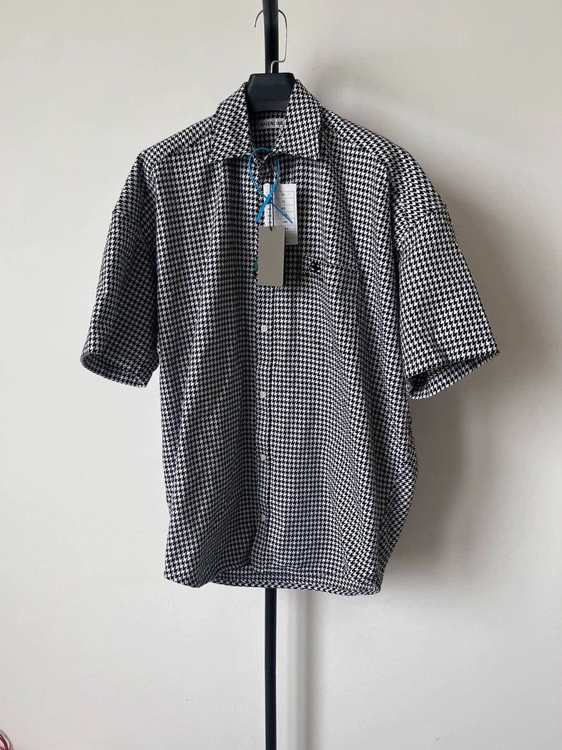 Balenciaga Balenciaga Lock Button Plaid Short Sleeve Shirt - dmc Size US M / EU 48-50 / 2 - 1 Thumbnail