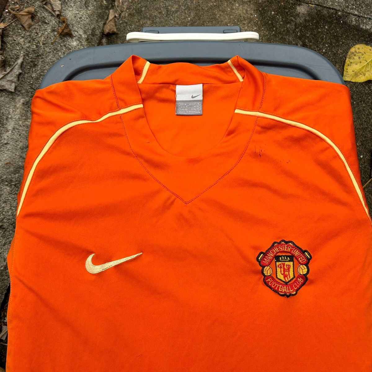 Nike Vintage Nike Manchester United Orange 🍊 Size US XS / EU 42 / 0 - 2 Thumbnail