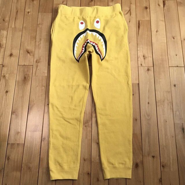 Bape BAPE camo Shark sweat pants yellow a bathing ape ★size L Size US 34 / EU 50 - 2 Thumbnail