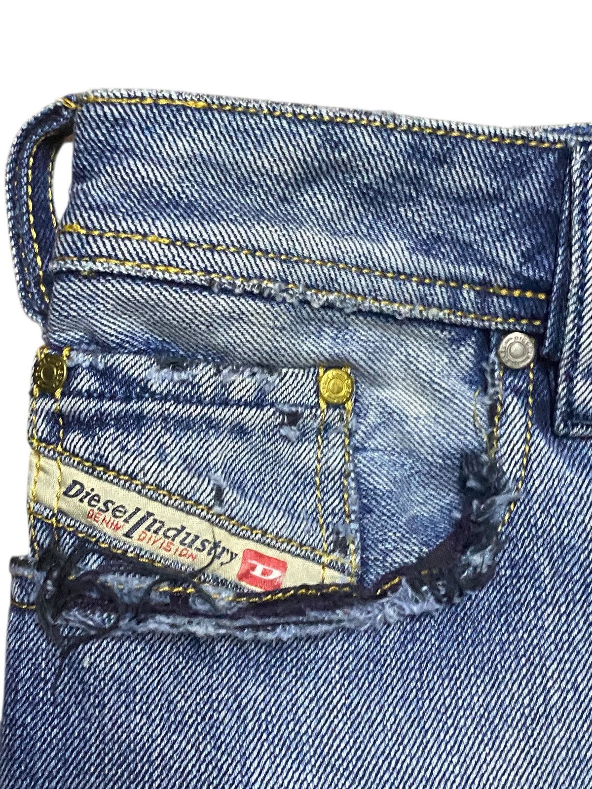 Diesel Black Gold Vintage Diesel Blue Wash Distressed Bootcut Jeans Alter Size US 30 / EU 46 - 10 Thumbnail