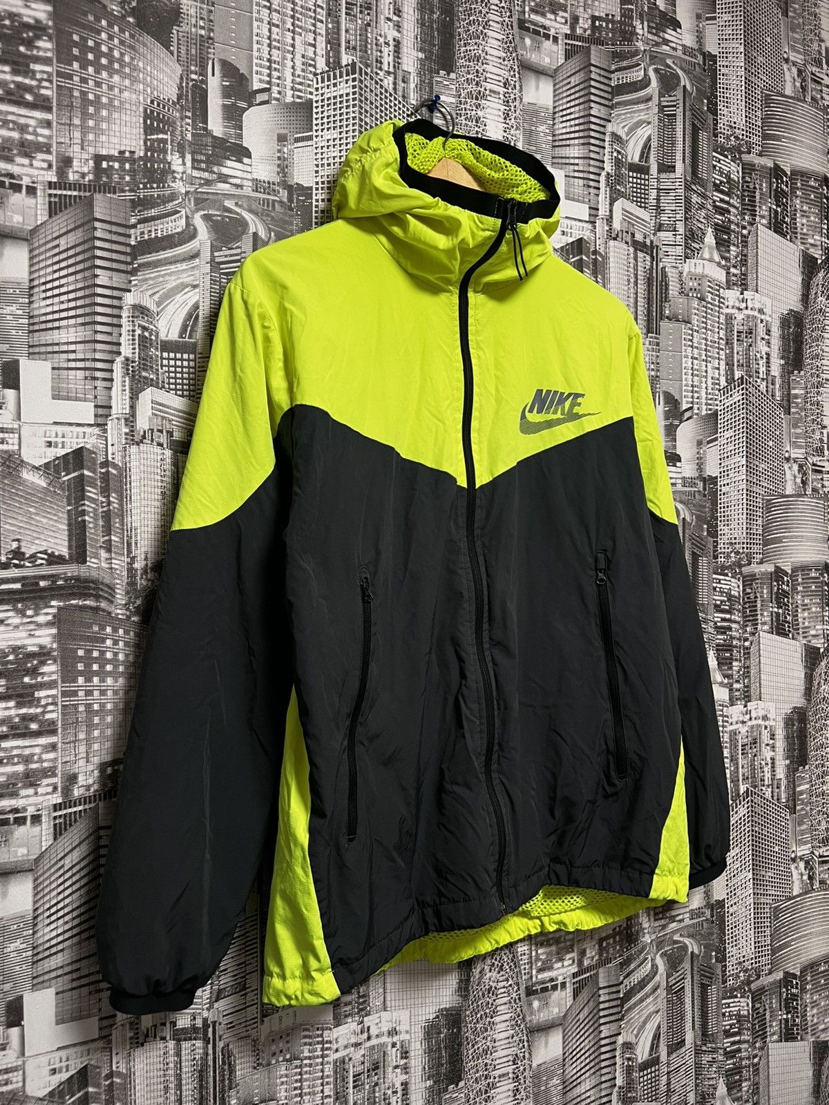 Nike Nike Nylon Running Windbreaker Shell Jacket Size L Size US L / EU 52-54 / 3 - 3 Thumbnail