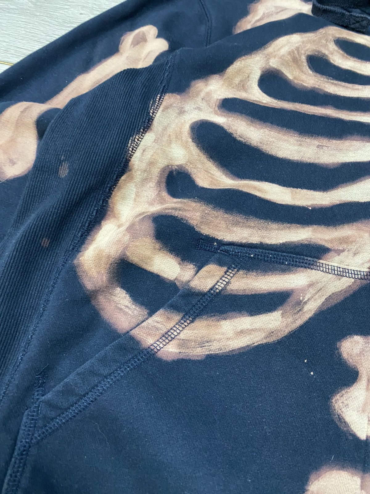 Vintage Nike ☠️ 1 of 1 custom paint skeleton vintage bones hoodie Size US L / EU 52-54 / 3 - 7 Thumbnail