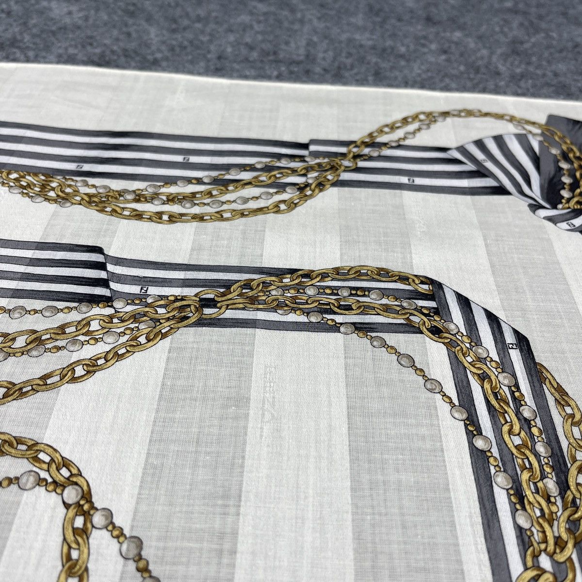 Vintage Fendi Handkerchief / Neckerchief / Headscarf B1777 Size ONE SIZE - 5 Thumbnail