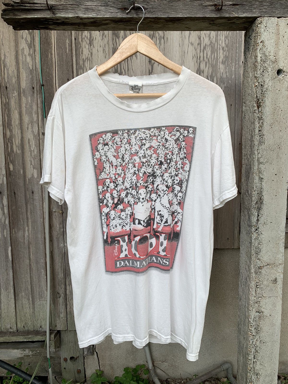 Disney × Vintage Vintage Distressed 101 Dalmatians t shirts Size US L / EU 52-54 / 3 - 1 Thumbnail