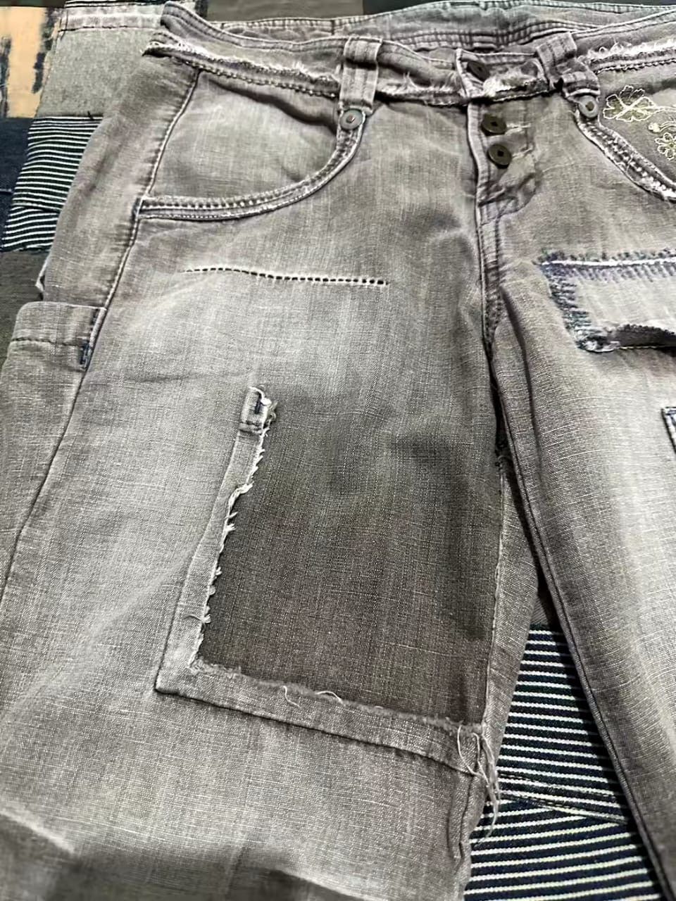 Marithe + Francois Girbaud Rare!!! Marithe Francois Girbaud Distressed Cropped Pants Size 28" / US 6 / IT 42 - 10 Thumbnail