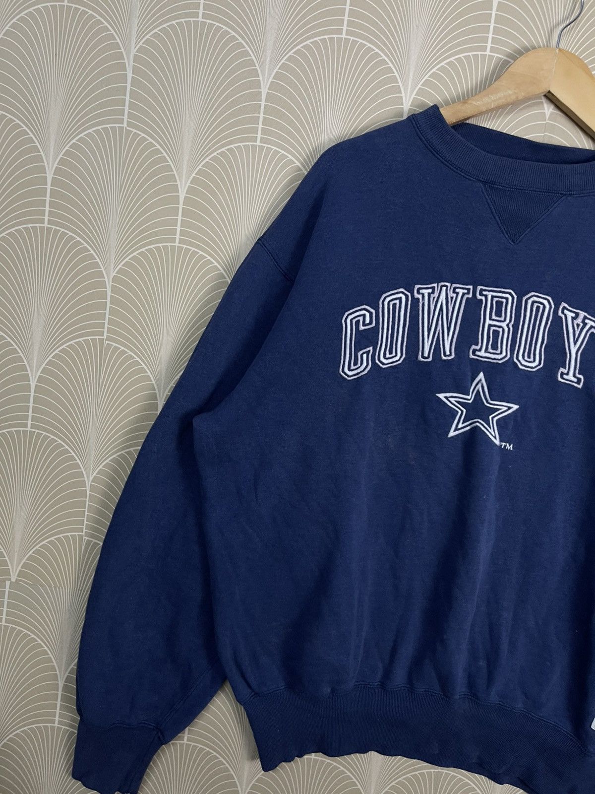 Logo 7 90s NFL DALLAS COWBOYS X LOGO 7 EMBROIDERED LOGO SWEATSHIRT Size US L / EU 52-54 / 3 - 4 Thumbnail