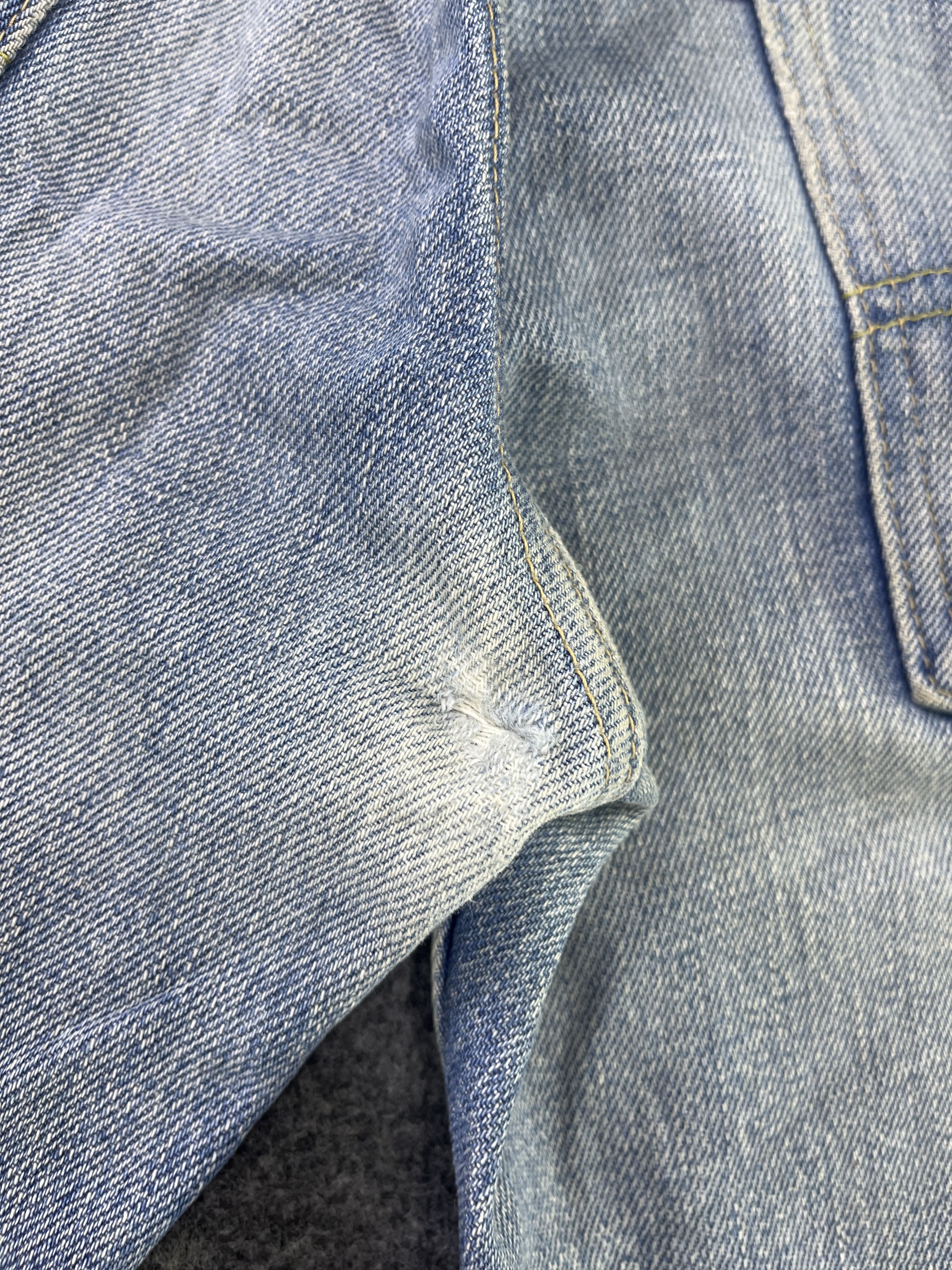 Levi's Vintage Levis 519 Distressed Jeans - J964 Size US 31 - 14 Thumbnail