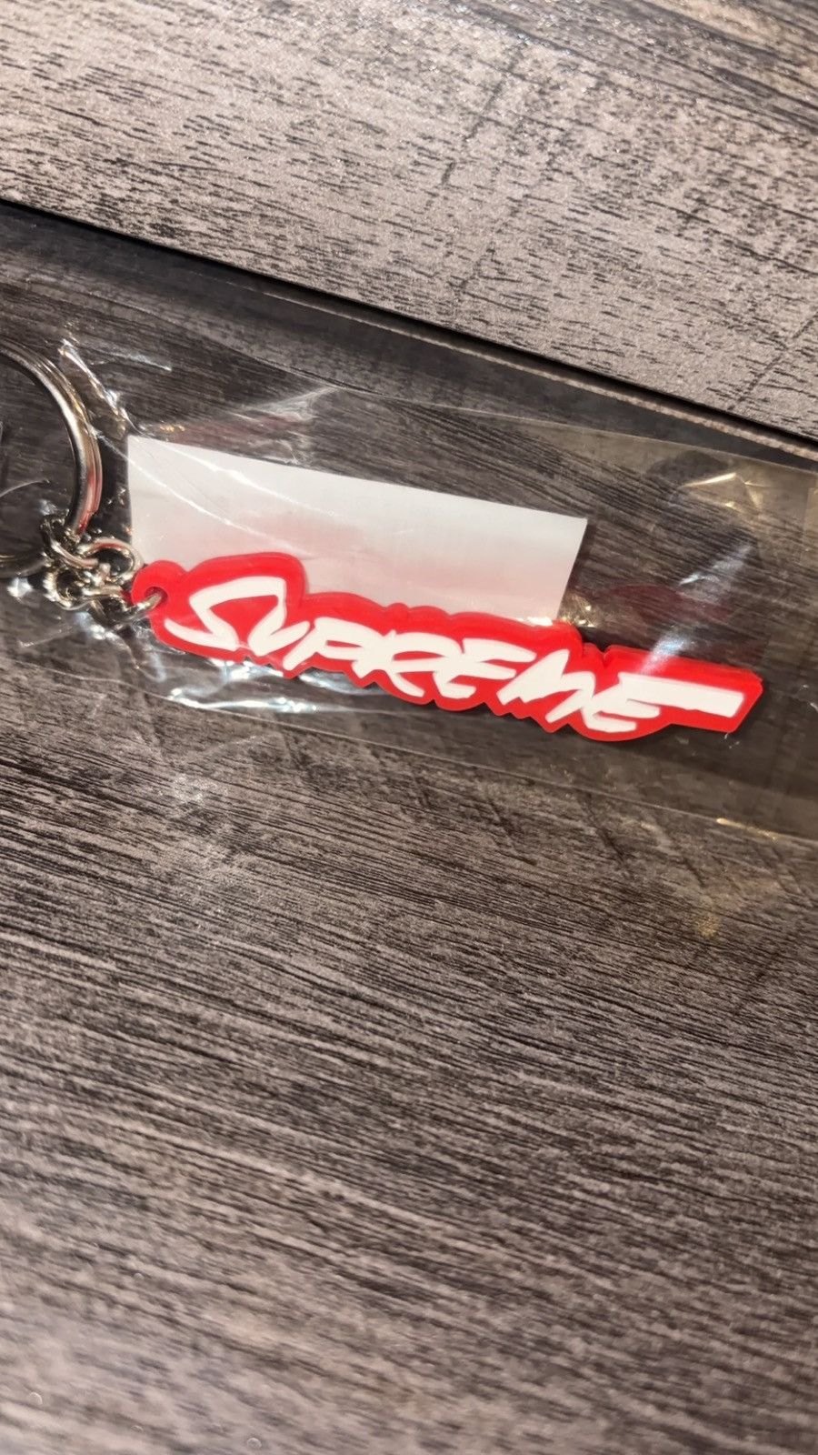 Futura × Supreme Supreme Futura Logo Keychain Red/White Size ONE SIZE - 1 Preview