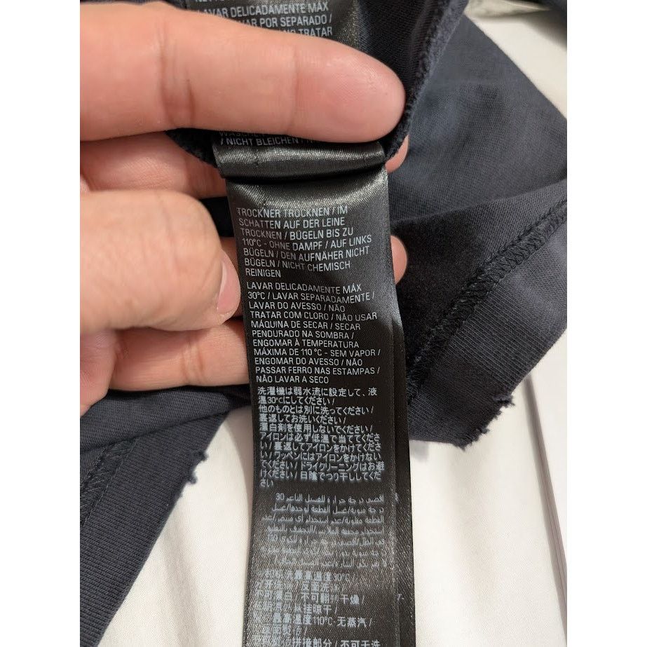 Balenciaga o1rshd1 Long Sleeve T-Shirt in Black Size US S / EU 44-46 / 1 - 19 Thumbnail