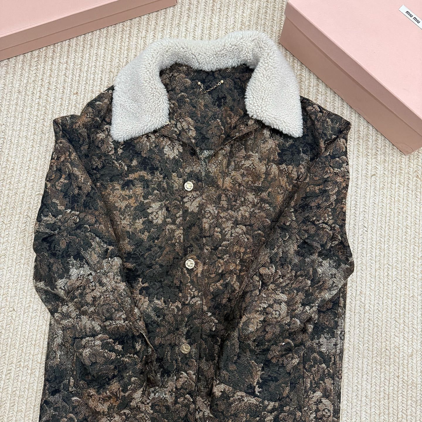 Louis Vuitton Louis Vuitton Tapestry Shearling Collar Jacket Size S Size US S / EU 44-46 / 1 - 1 Thumbnail