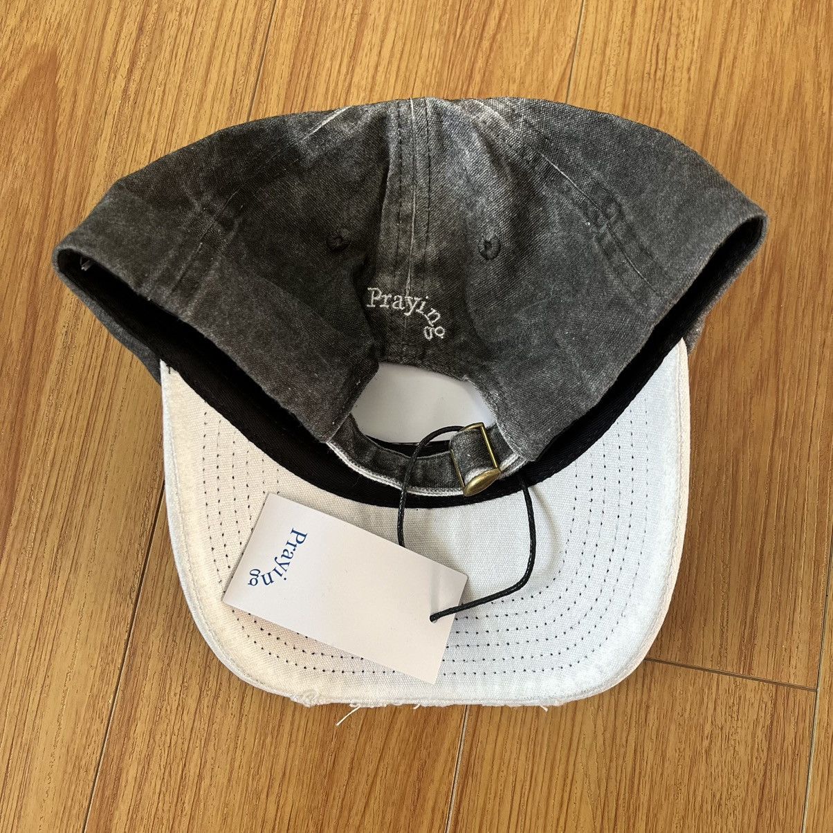 Praying Brutalismus 3000 Praying Hat Size ONE SIZE - 3 Thumbnail