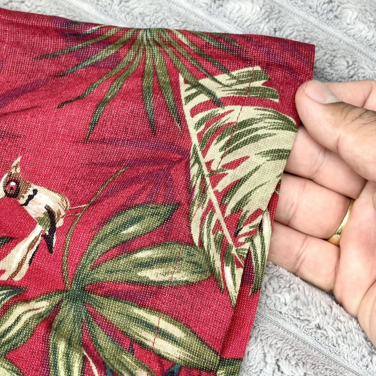Tommy Bahama Tommy Bahama men's Medium 100 silk Hawaiian shirt Size US M / EU 48-50 / 2 - 7 Thumbnail