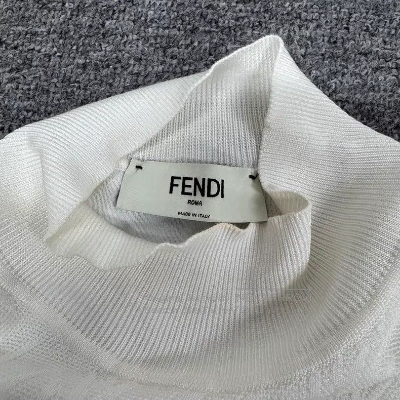 Fendi Bullet screen logo white knit dress