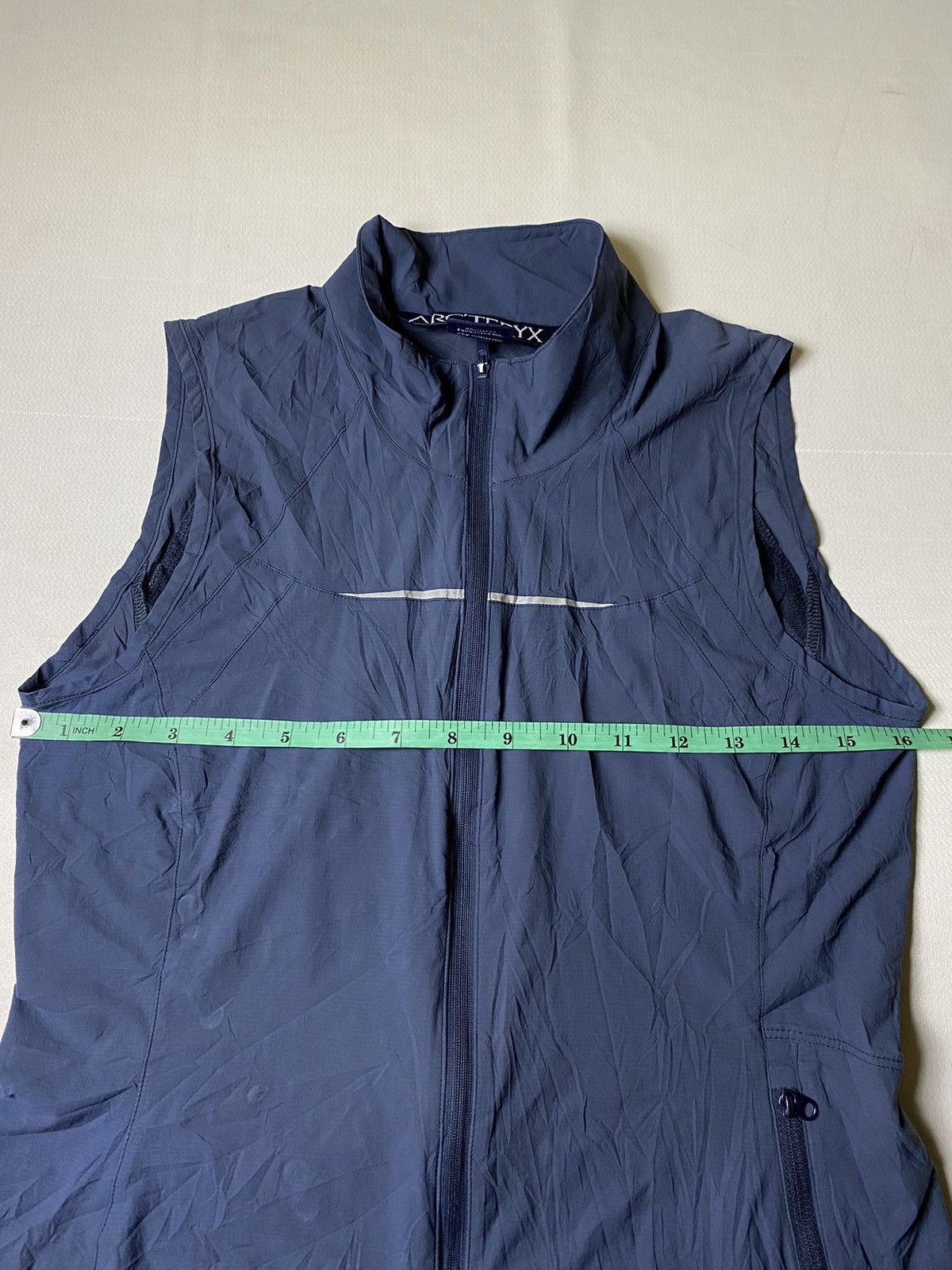 Arc'teryx Rare Vintage Arc’teryx Shell Nylon Vest Reflective Strips Size S / US 4 / IT 40 - 14 Thumbnail