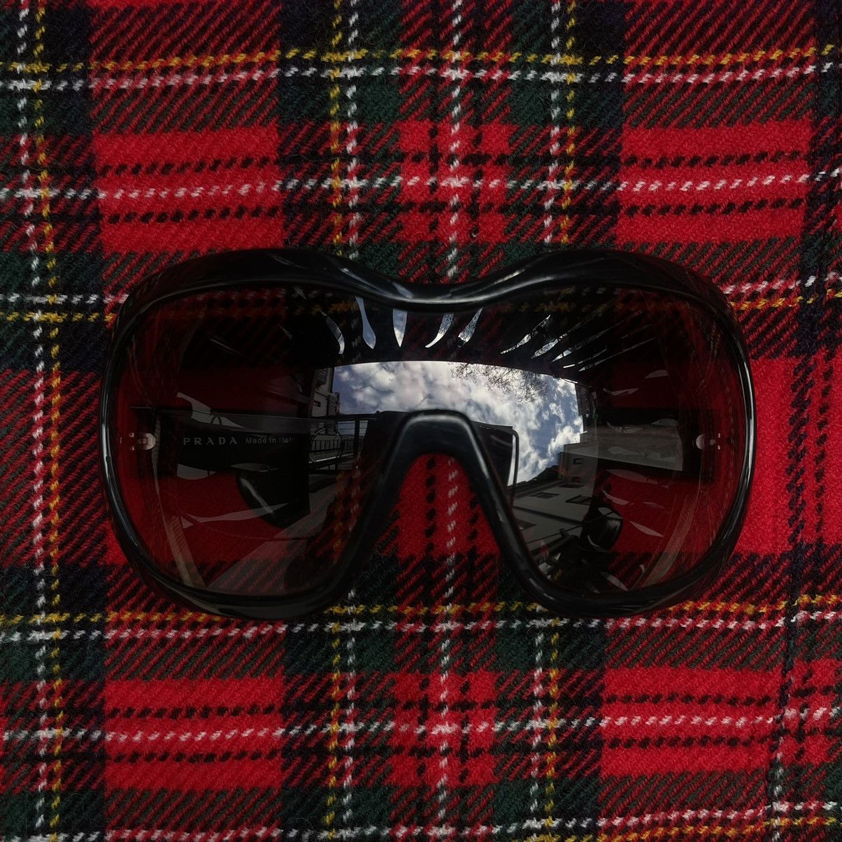 Prada Prada FW11 Illusion Sunglasses Size ONE SIZE - 2 Thumbnail