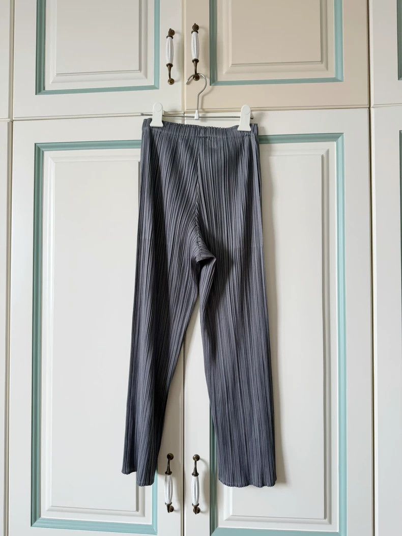 Issey Miyake issey miyake size:0 Dark grey pleated pants Size 42" / US 20 - 2 Thumbnail