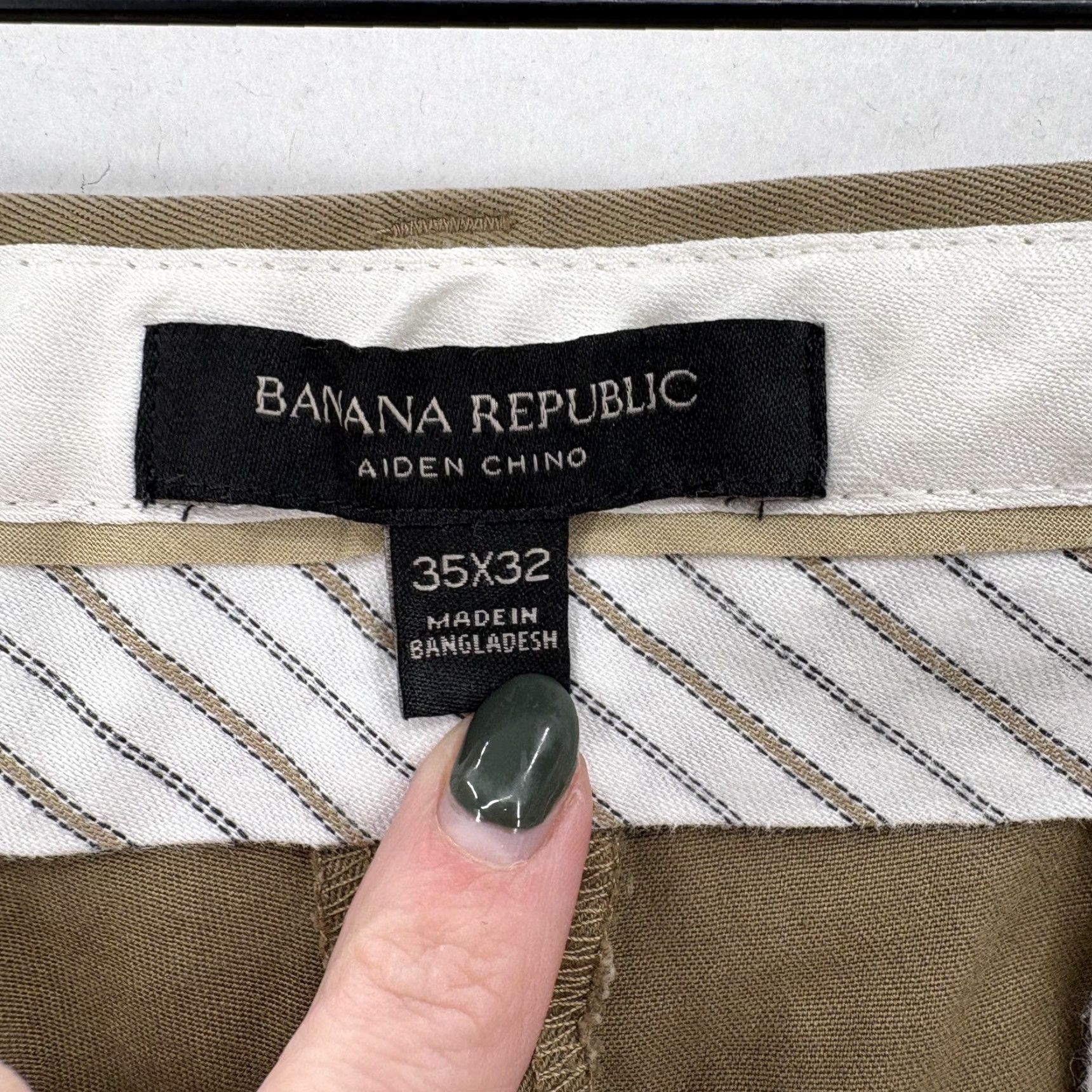 Banana Republic Banana Republic Pants Mens 35x30 Khaki Rapid Movement Aiden Chino Stretch Work Slim Flat Front Pockets Water Resistant Beige 90% Cotton 2% Spandex Size US 35 - 4 Thumbnail