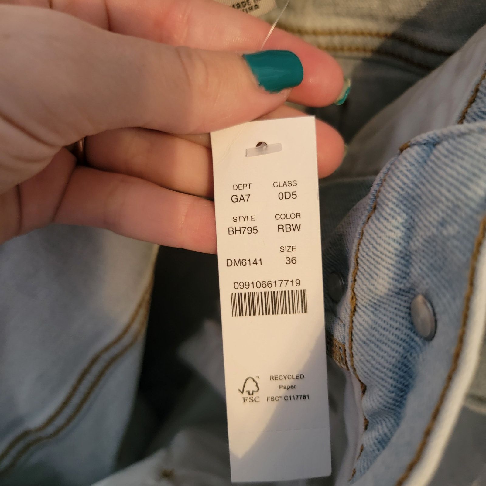 J.Crew J.Crew Light Wash Crop Bootcut Jeans Size 36 Size 36" / US 14 / IT 50 - 8 Thumbnail