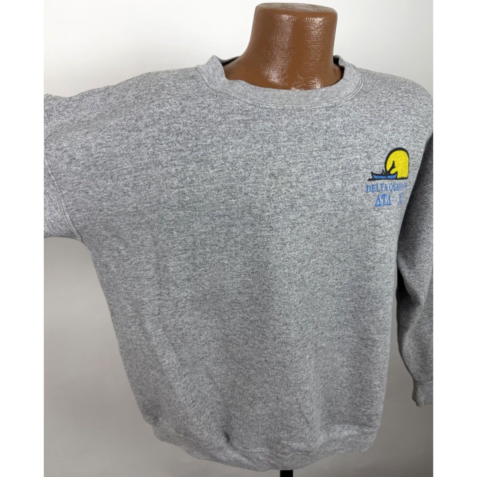 Delta VINTAGE Delta Sweatshirt Mens XL Heather Gray Tri-blend Crewneck Graphic Print Dark Fraternity Delta Tau 80s 90s Retro Preppy Grunge Size US XL / EU 56 / 4 - 4 Thumbnail
