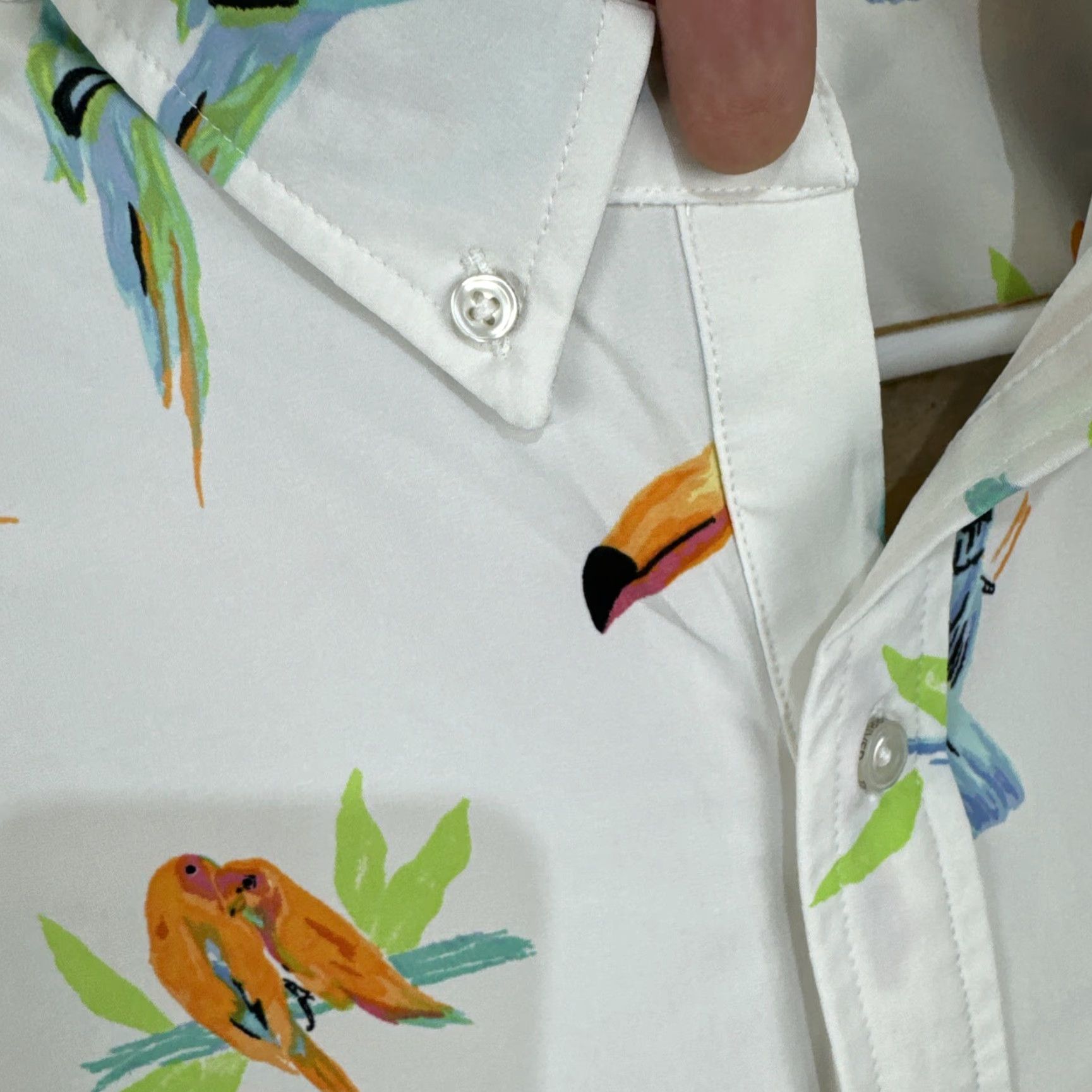 Chubbies Chubbies Mens Popover Shirt Macaw Parrot Hawaiian White Size Large White Size US L / EU 52-54 / 3 - 4 Thumbnail
