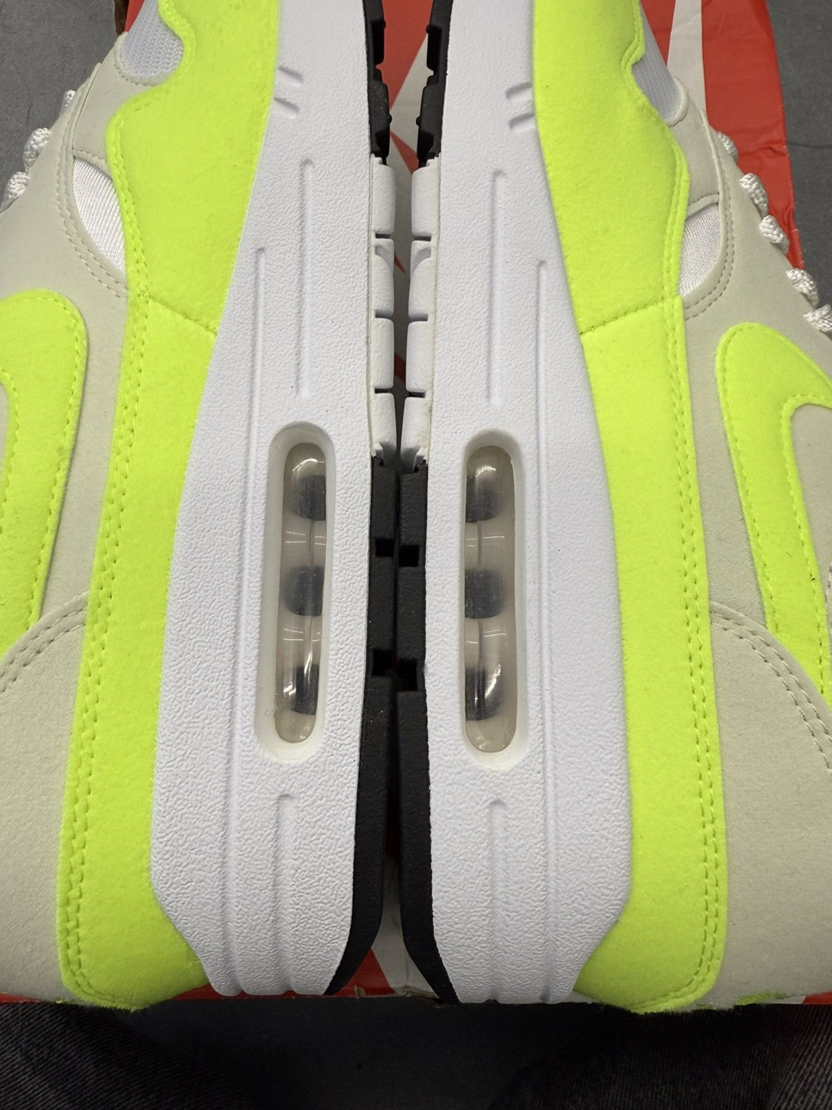 Nike 2023 Nike Air Max 1 87’ Volt Suede Size US 11 / IT 41 - 4 Thumbnail