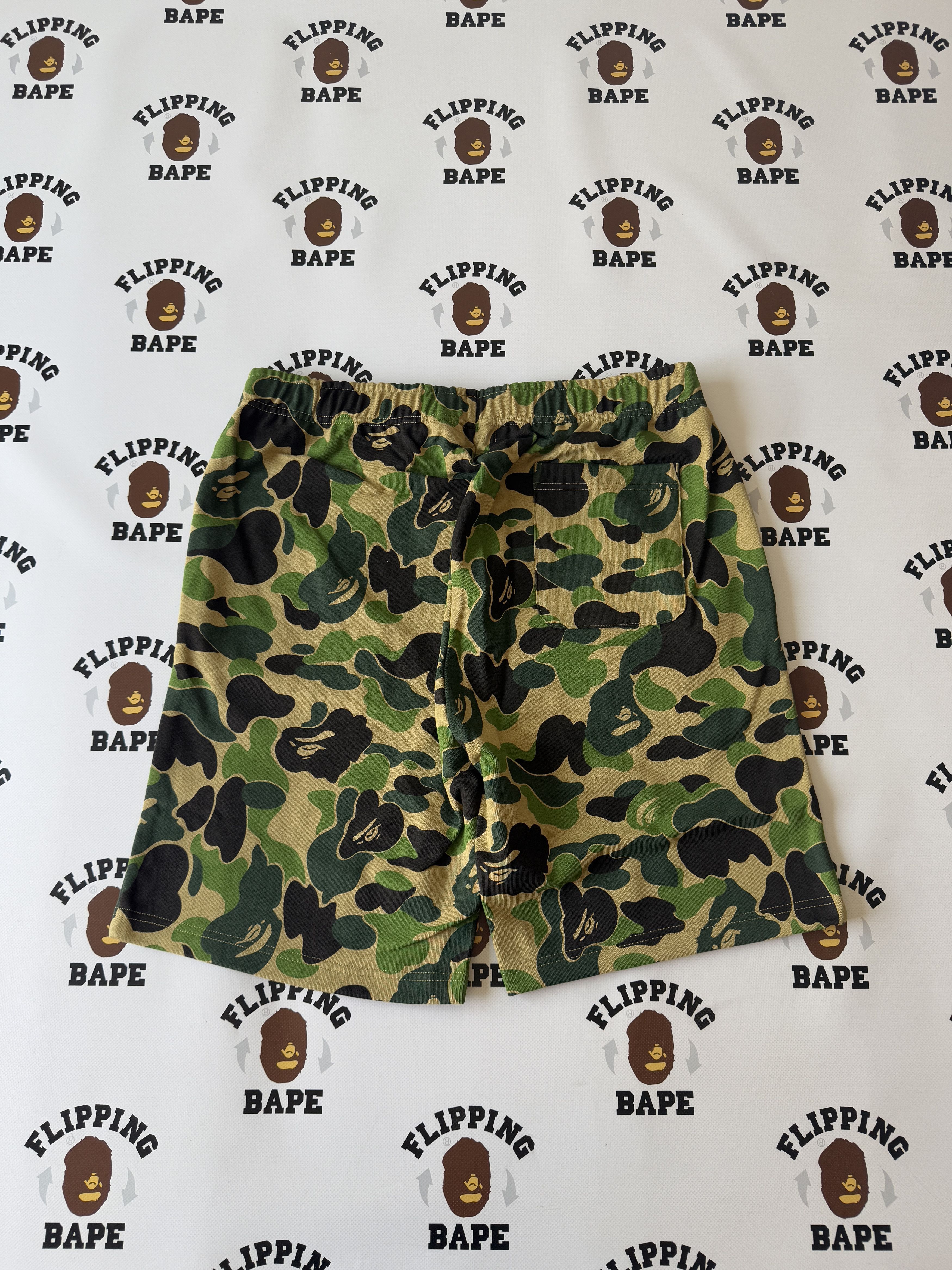 Bape BAPE ABC CAMO SHARK SWEAT SHORTS Size US 36 / EU 52 - 2 Thumbnail