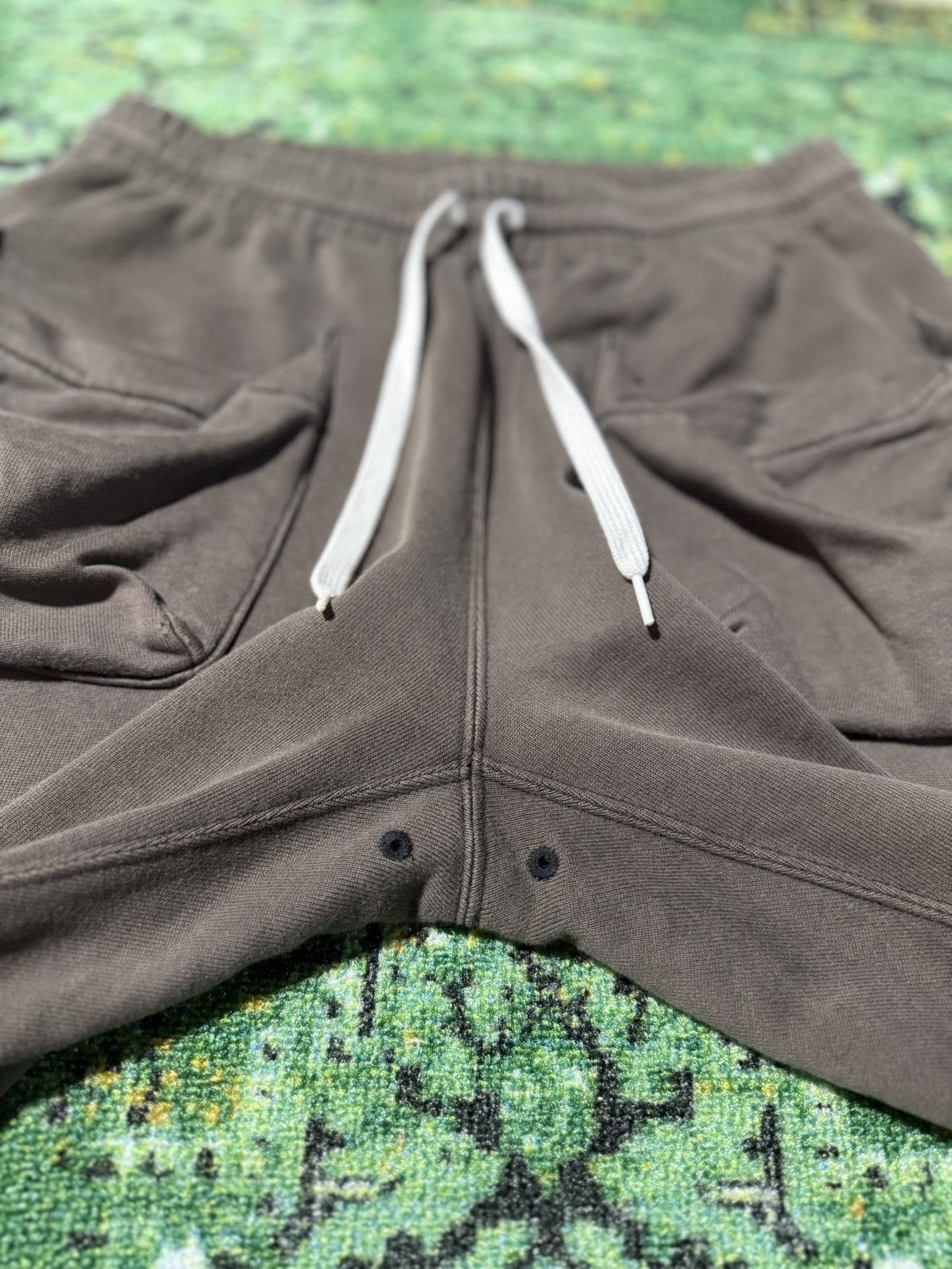Number (N)ine Number (N)ine SS05 “Nightcrawler” Multi-Pocket Cargo Capris Size US 30 / EU 46 - 17 Thumbnail