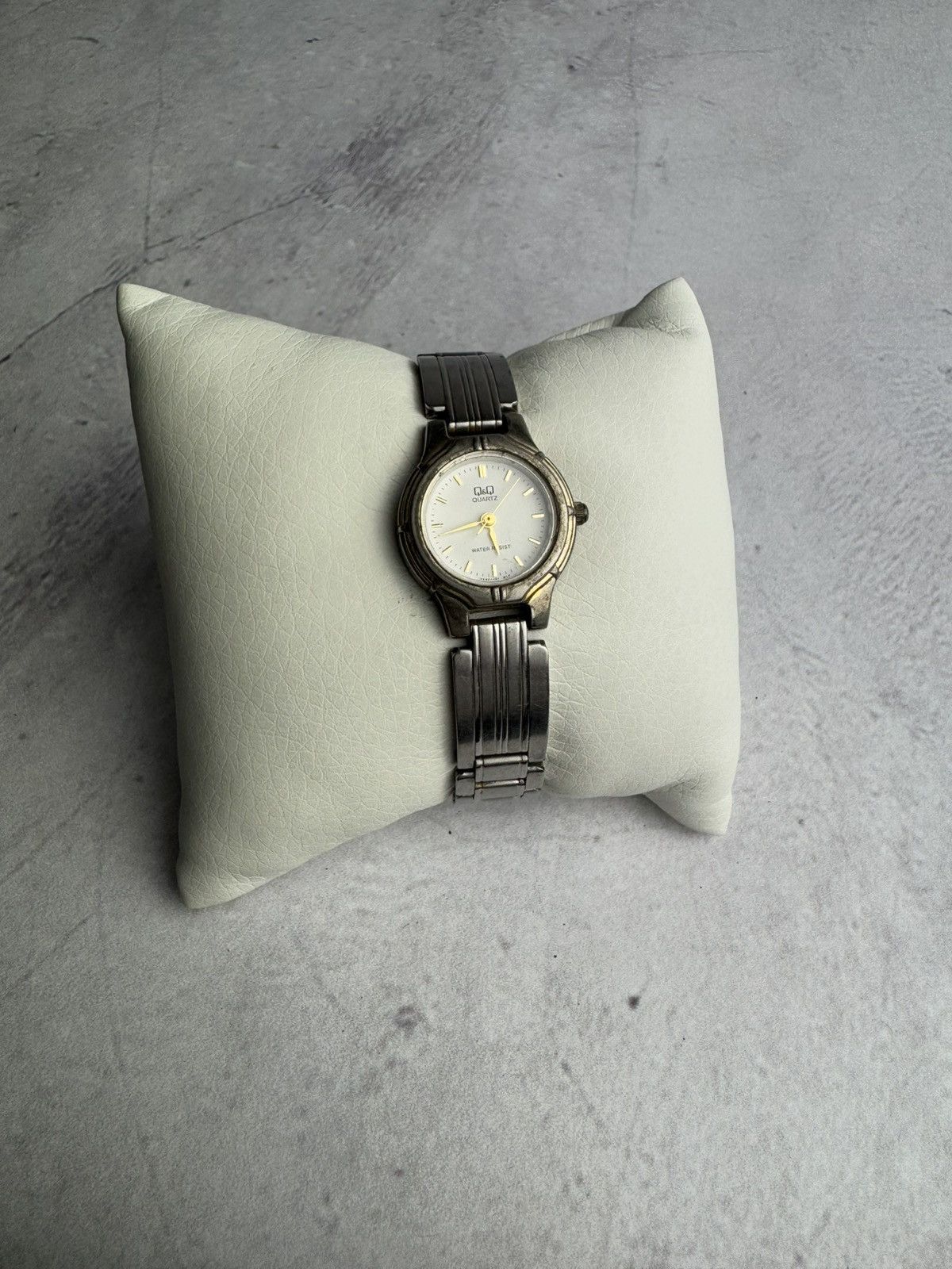 Japanese Brand × Vintage Q&Q Japanese Style Watch Vintage Size ONE SIZE - 1 Thumbnail