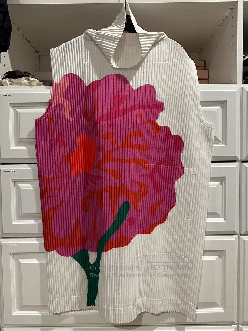 Issey Miyake Issey Miyake Red Floral Top Size M / US 6-8 / IT 42-44 - 1 Thumbnail