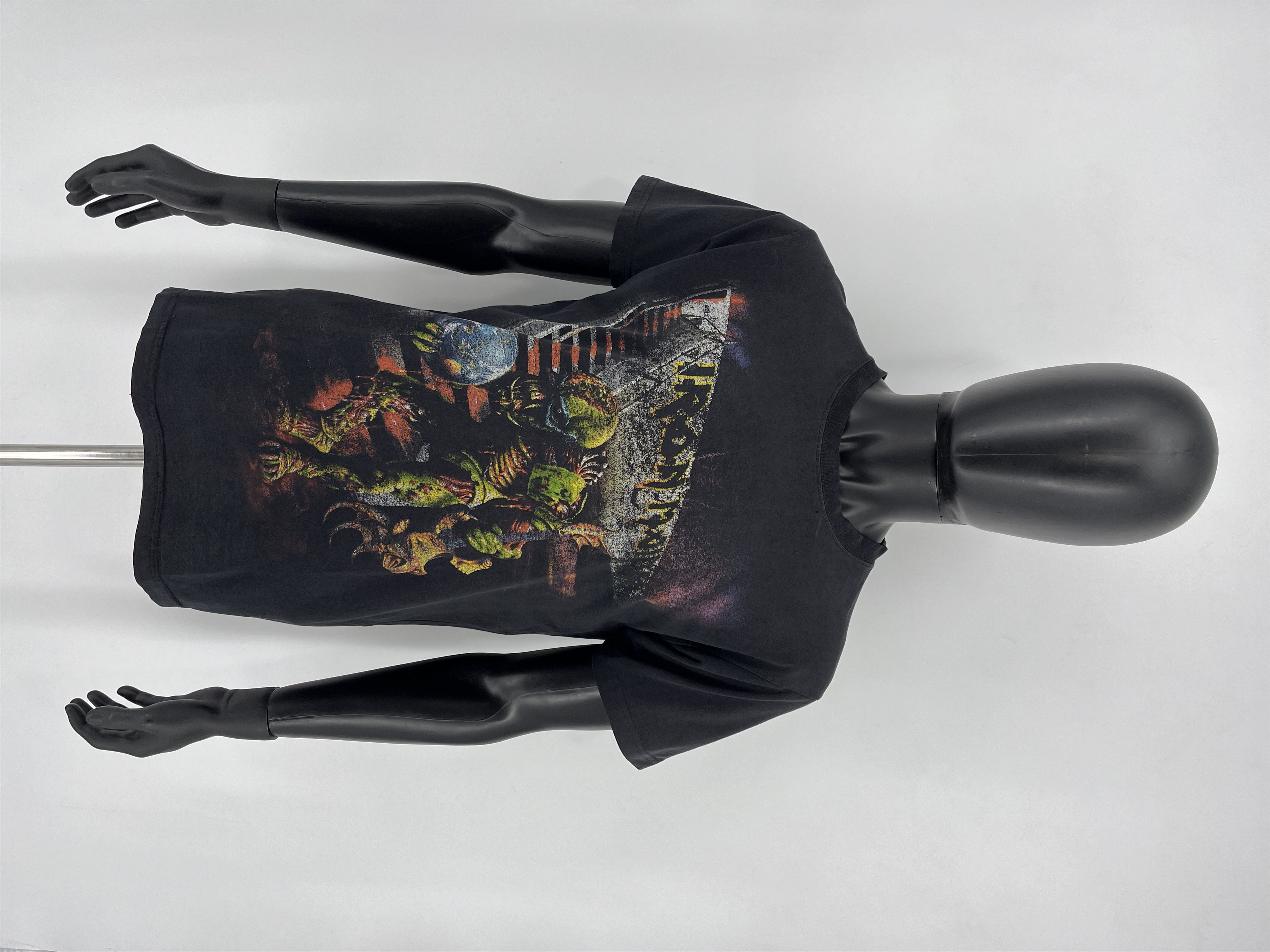 Band Tees Vintage Iron Maiden The Final Frontier 2011 Tour T-Shirt Size US M / EU 48-50 / 2 - 2 Thumbnail