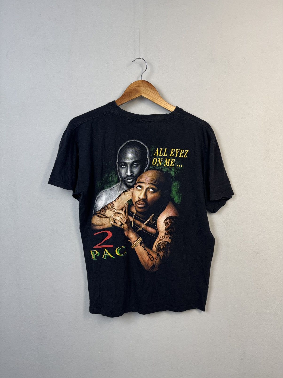 Rap Tees × Vintage Tupac 2PAC All Eyes on Me Tee Black Size US L / EU 52-54 / 3 - 8 Thumbnail