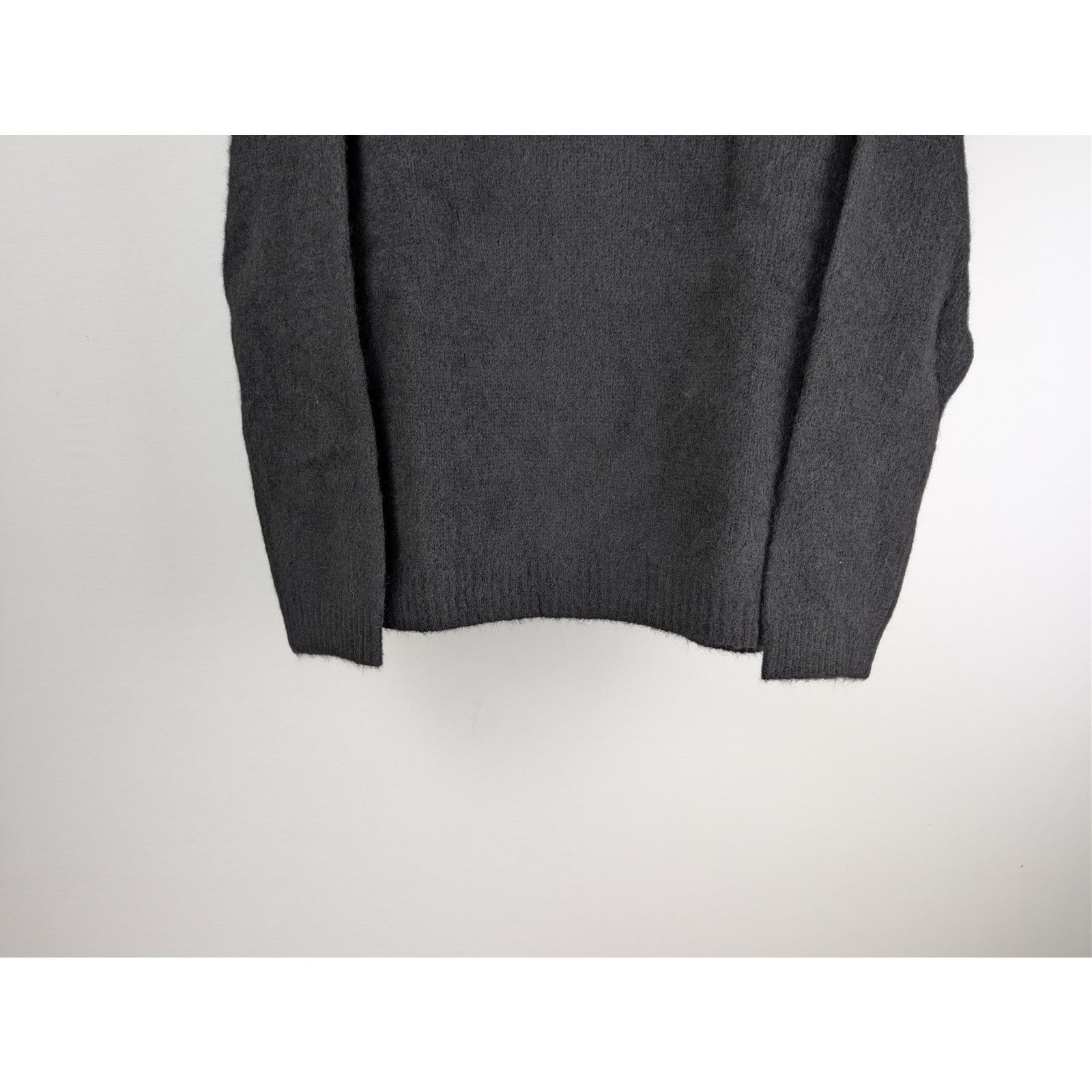 A.P.C. o1rshd1 Pull Tyler Crewneck Sweatshirt in Noir Size US M / EU 48-50 / 2 - 4 Thumbnail