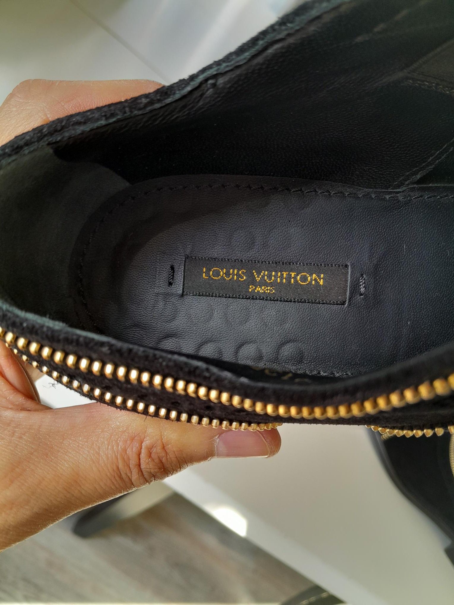 Louis Vuitton CHAUSSURES LOUIS VUITTON TOMBOY Size US 7.5 / IT 37.5 - 11 Thumbnail