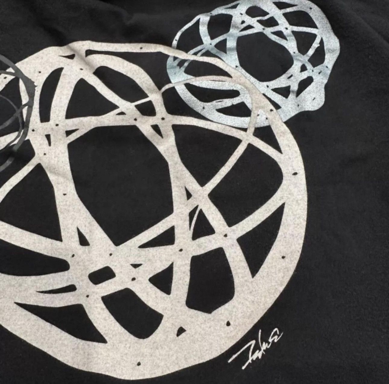 Uniqlo Uniqlo Abstract Tee Size US S / EU 44-46 / 1 - 5 Thumbnail