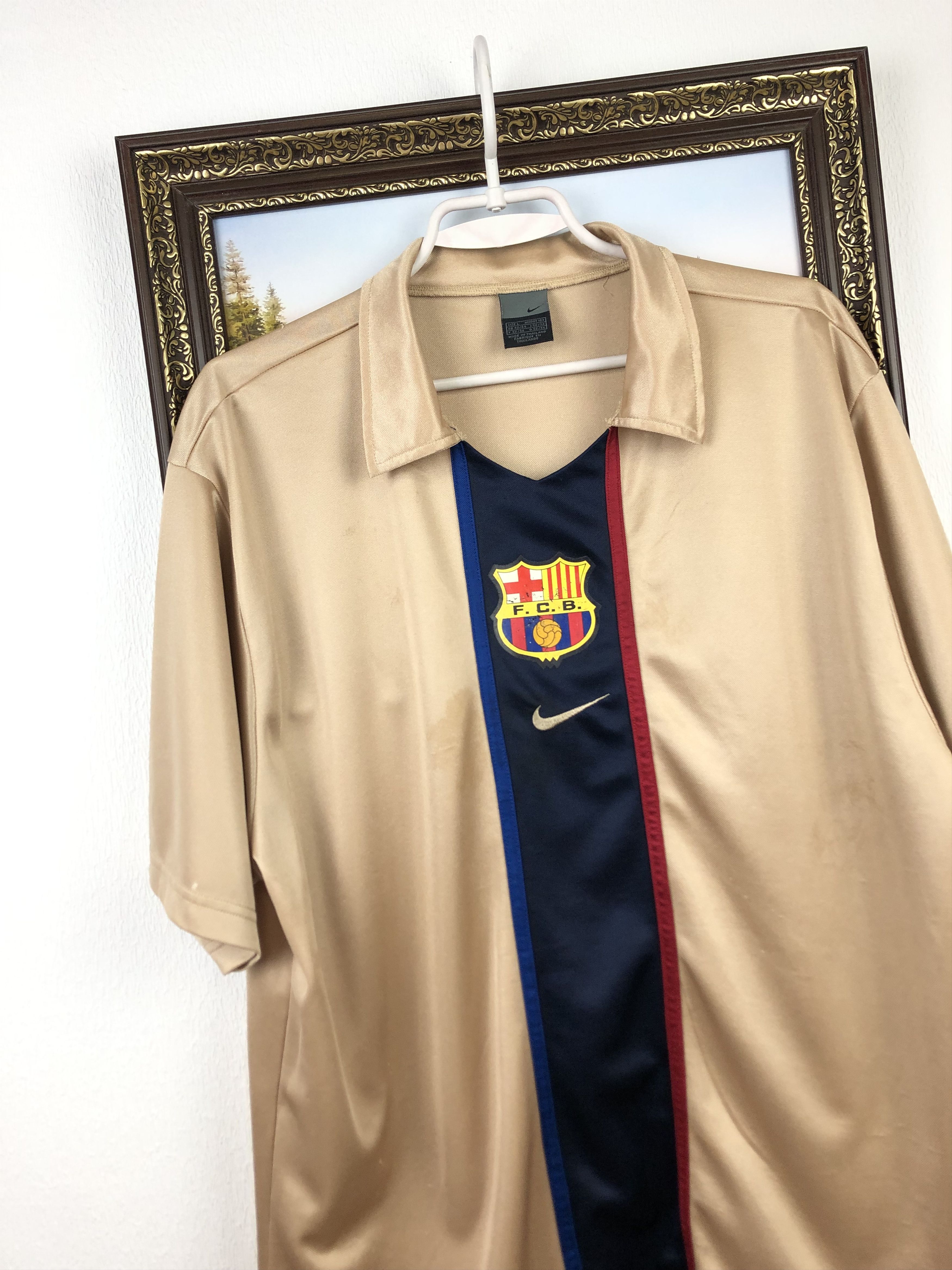 Nike × Vintage Barcelona shirt 2001 Soccer Nike Jersey Mens Camiseta Gold Size US L / EU 52-54 / 3 - 3 Thumbnail