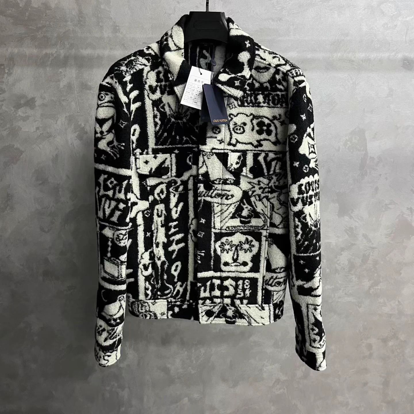 Louis Vuitton Louis Vuitton b&w all-over comic jacket 4L Size US XXL / EU 58 / 5 - 1 Thumbnail