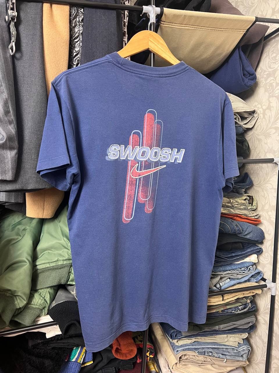 Other Vintage Nike centr logo swoosh Y2K t shirt Size US S / EU 44-46 / 1 - 3 Thumbnail