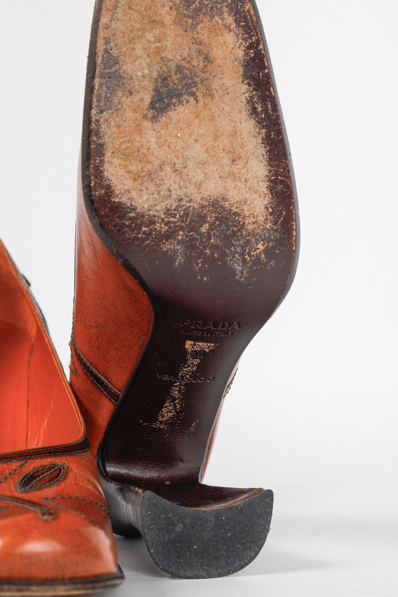 Prada Prada AW/96 Orange Leather Floral-Applique Pumps Size US 7.5 / IT 37.5 - 5 Thumbnail