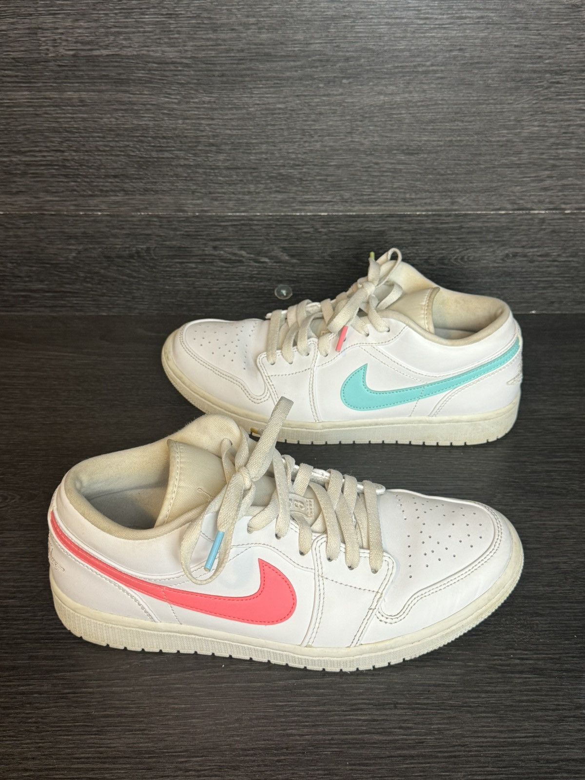Jordan Brand Jordan 1 Low White Multi-Color Swoosh Size US 9 / EU 42 - 1 Thumbnail