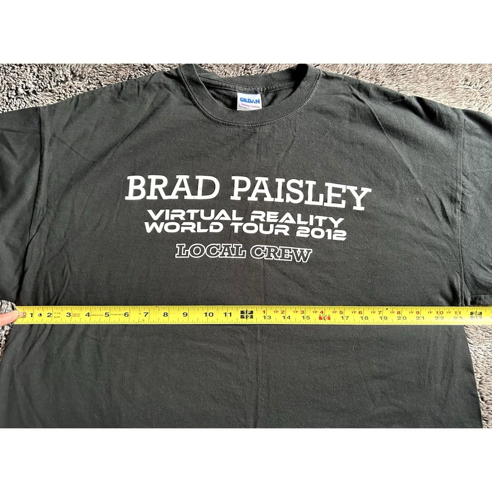 Vintage VINTAGE Brad Paisley Virtual Reality World Tour 2012 Local Crew Mens XL T-Shirt Black Paisley Tour Music Band Mens XL Size US XL / EU 56 / 4 - 5 Thumbnail
