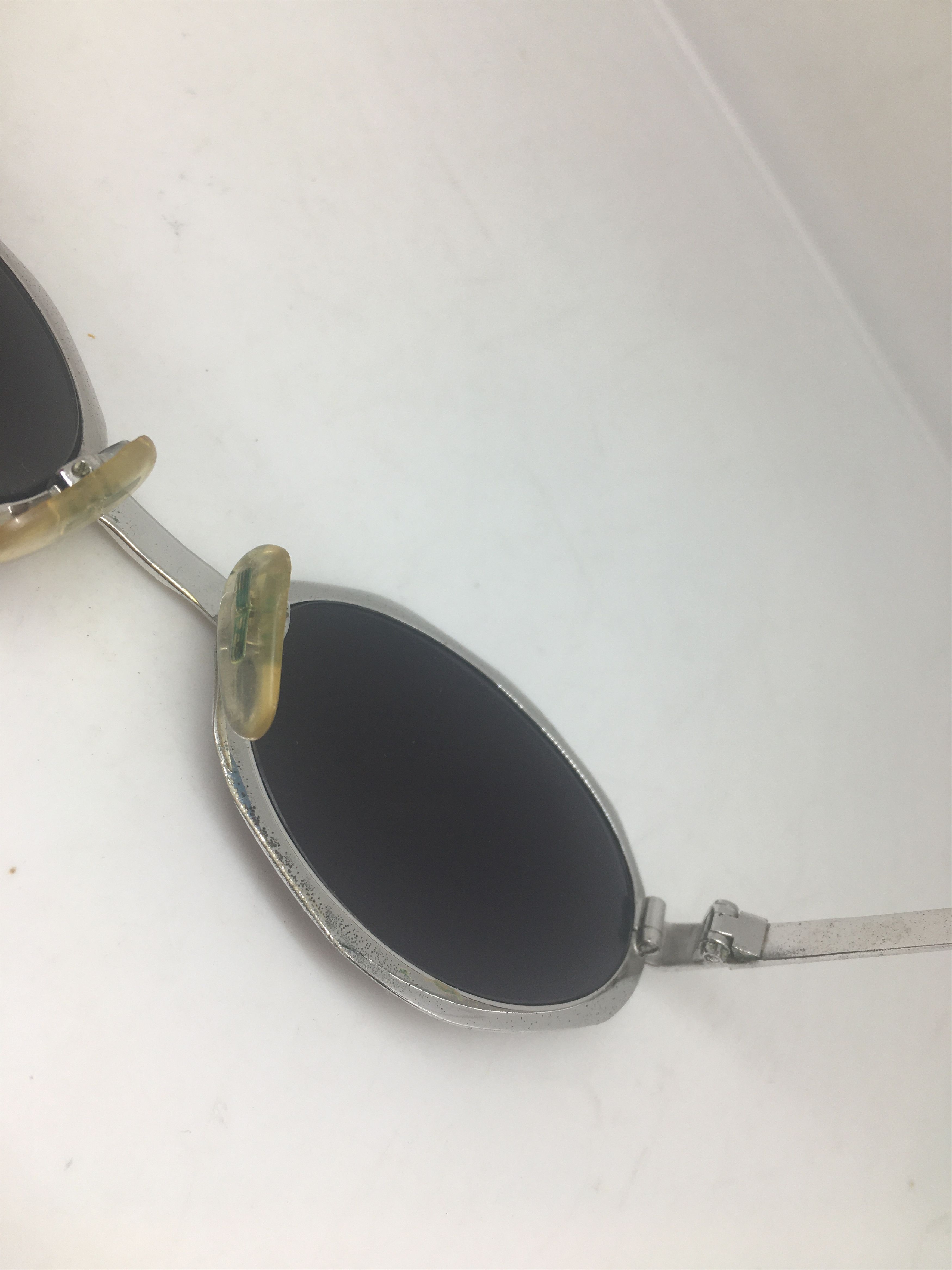 Vintage Vintage 70s Silver Oval Sunglasses Frame Italy Size ONE SIZE - 7 Thumbnail