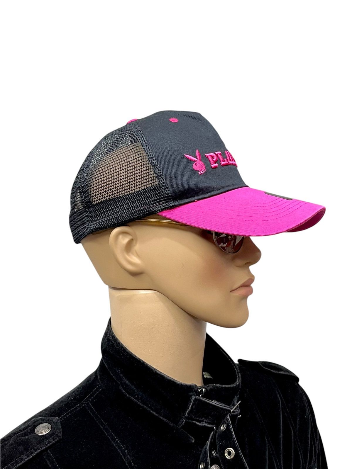 🐇Vintage PLAYBOY Embroidery Spellout Black Pink Trucker Hat