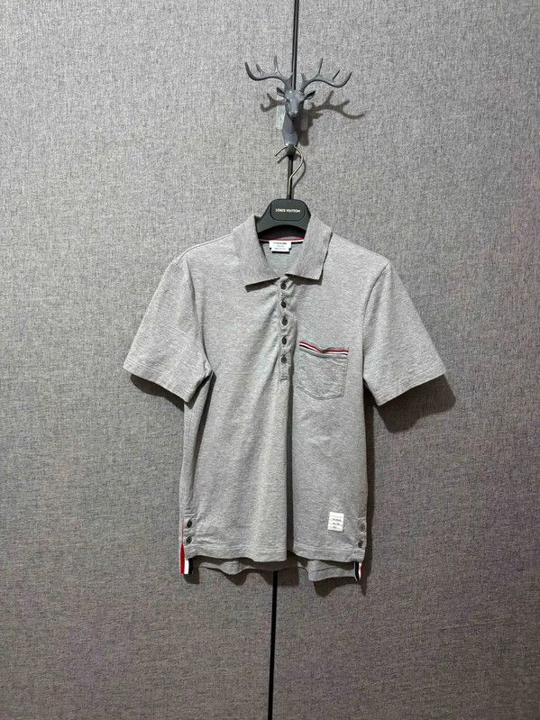 Thom Browne Thom Browne Gray Striped Embroidered Polo Shirt 0089 Size US S / EU 44-46 / 1 - 1 Thumbnail