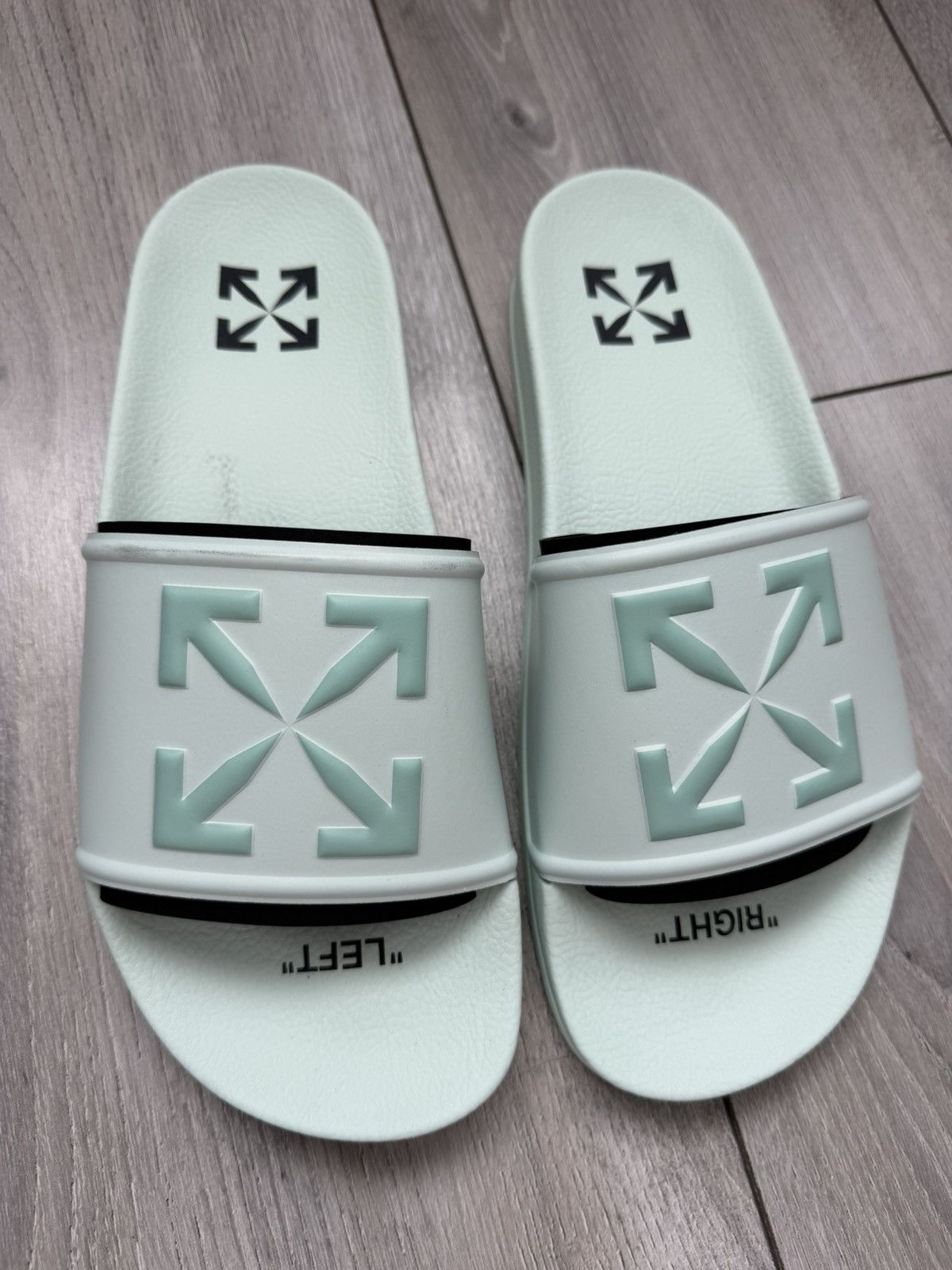 Off-White Off-white Arrow slider, mint green 9 Size US 9 / EU 42 - 1 Thumbnail