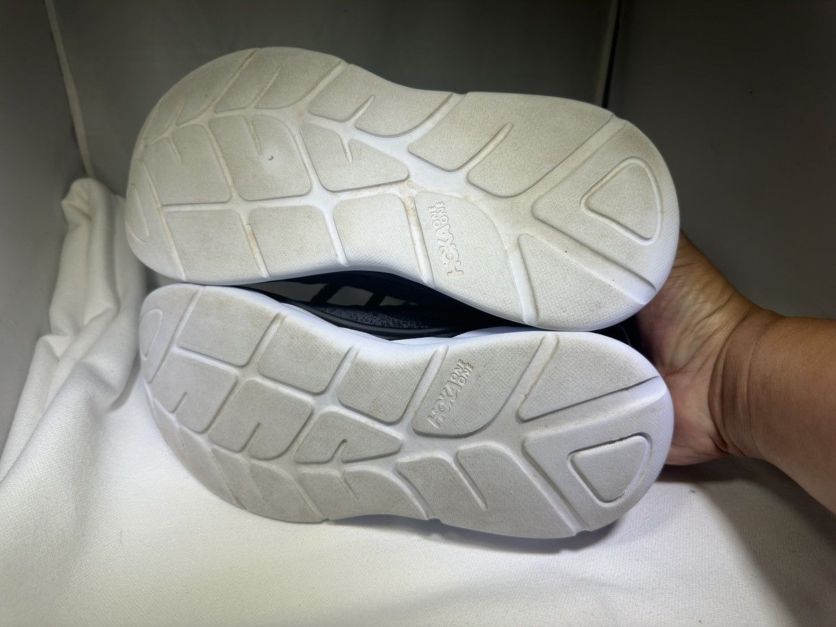 Hoka PreOwned Hoka One One Women's 6D Wide Arahi Black/White Size US 6 / IT 36 - 5 Thumbnail