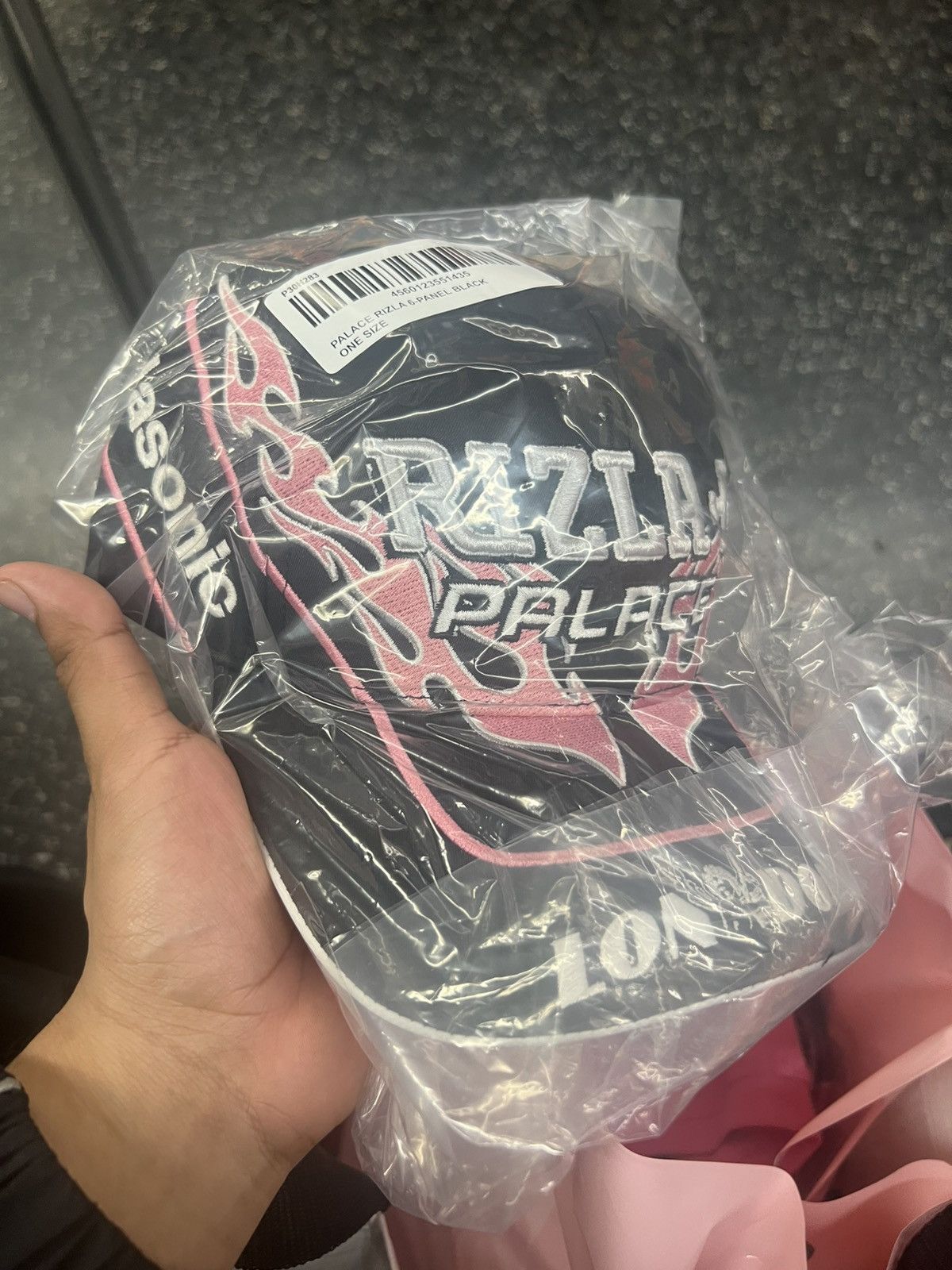 Palace Rizla 6-Panel Black *READY TO SHIP* ✅