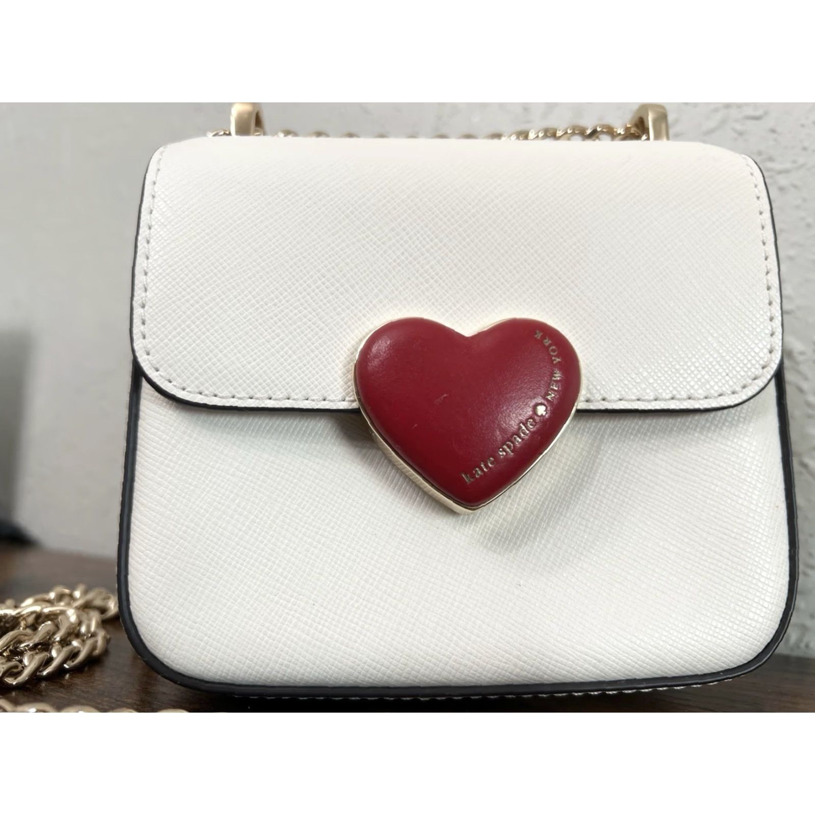Vintage VINTAGE kate spade New York Crossbody Purse Women Small Kate Love White Leather Gold Hardware Heart Brief description not needed Size ONE SIZE - 4 Thumbnail