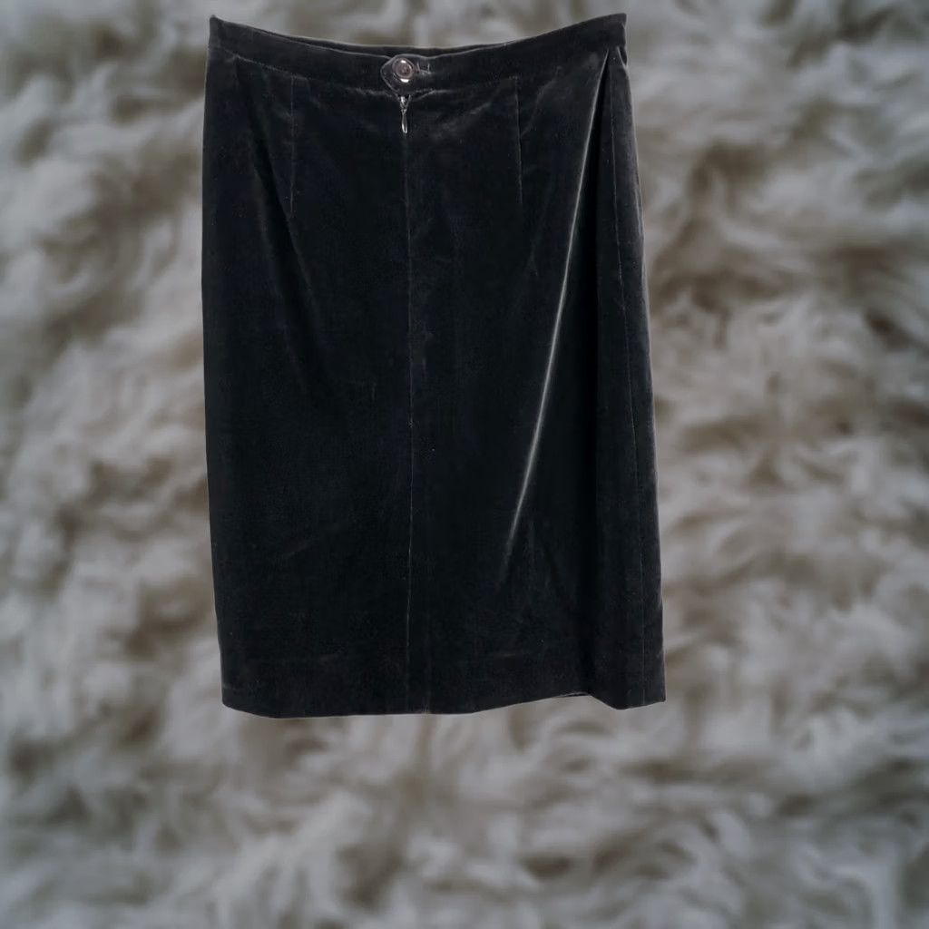 Karl Lagerfeld Karl Lagerfeld Skirt Women Size 36 Velvet Cotton Mini Black Size 25" / US 0 / IT 36 - 1 Thumbnail