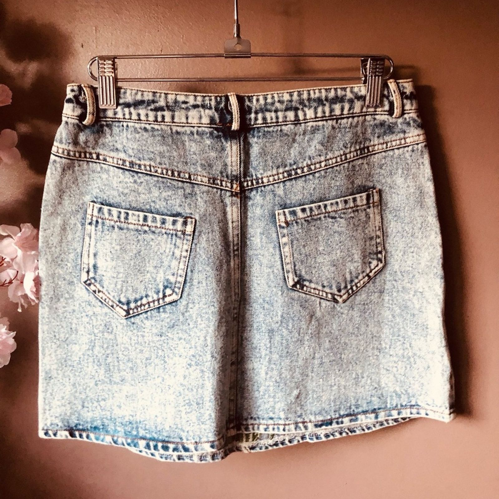 Other Stonewashed bottom mini denim skirt with embroidered. Size 28" / US 6 / IT 42 - 4 Thumbnail