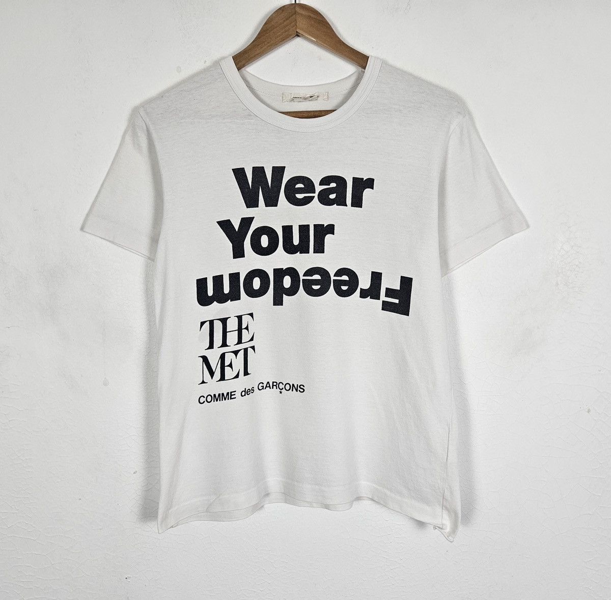 Comme des Garcons Comme des Garçons CDG Wear your Freedom The Met tee shirt Size US M / EU 48-50 / 2 - 2 Thumbnail